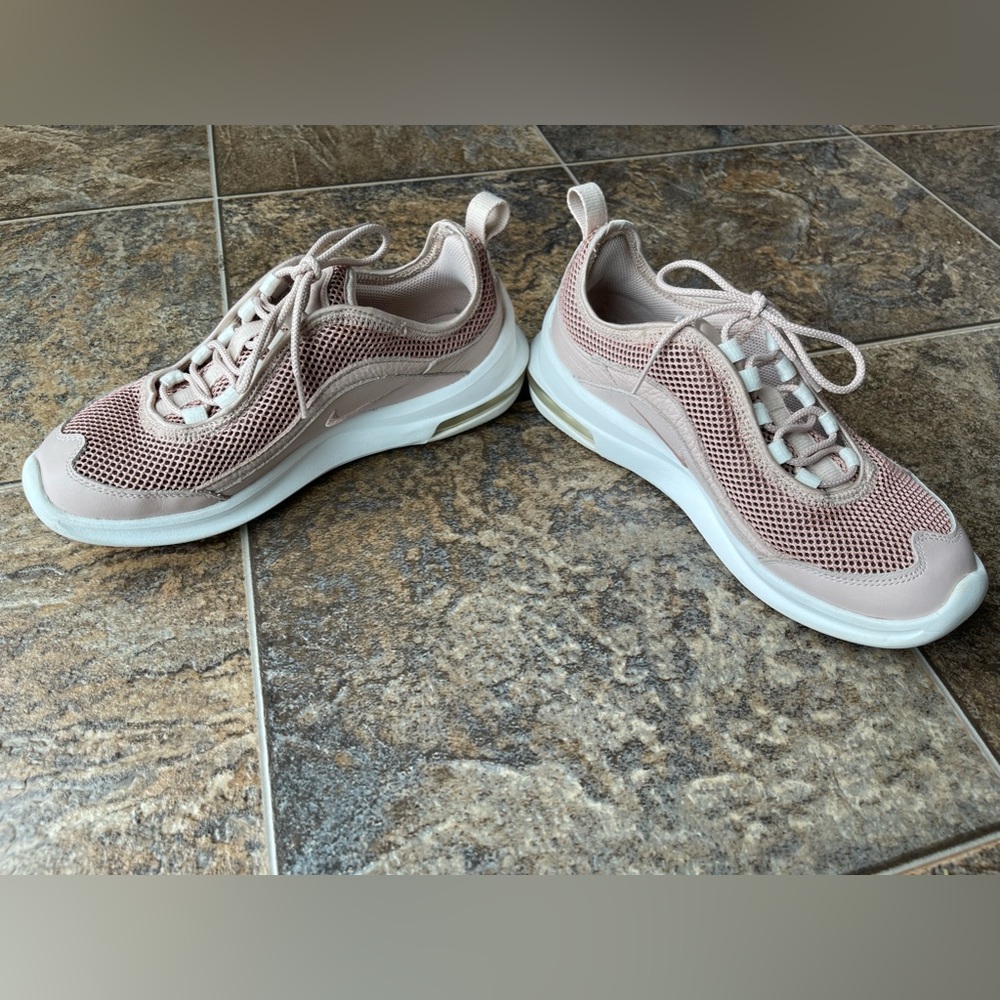 Nike Air Max Estrea Sneakers- Women’s Size 8 - Picture 3 of 9